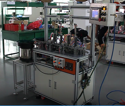 自動裝鐵殼插卡勾機(jī)